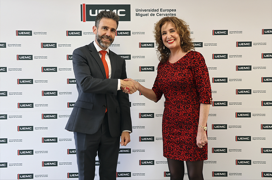 Convenio de colaboración de la COPOE y UEMC